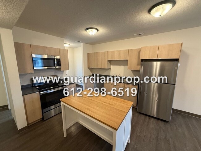 Building Photo - 2024 Built Townhouse Available Now, Open F...