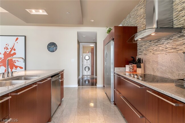 Building Photo - 4471 Dean Martin Dr