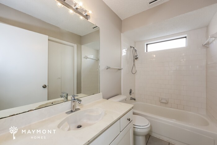 Building Photo - 305 Mahogany Dr