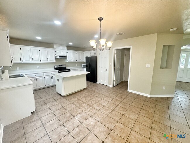 Building Photo - 2062 N Ranch Estates Blvd