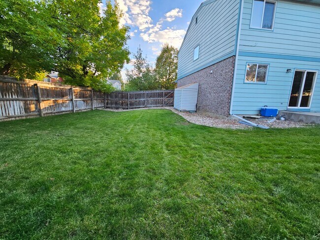 Building Photo - Fabulous 4 Bed Home Near Buckley Space Force Base