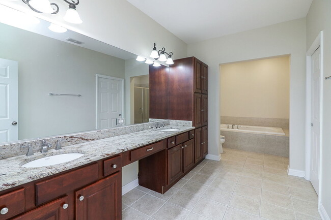Building Photo - 4171 Royal Mews Cir