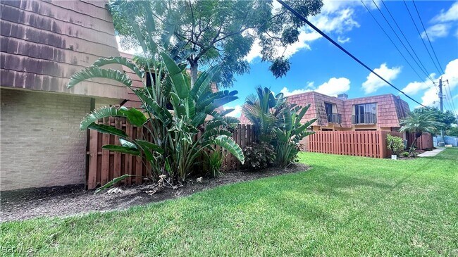 Building Photo - 1715 Park Meadows Dr