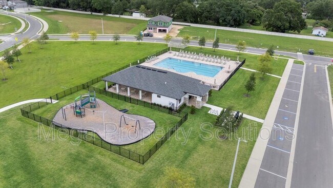 Building Photo - 12195 Stirrup Dr