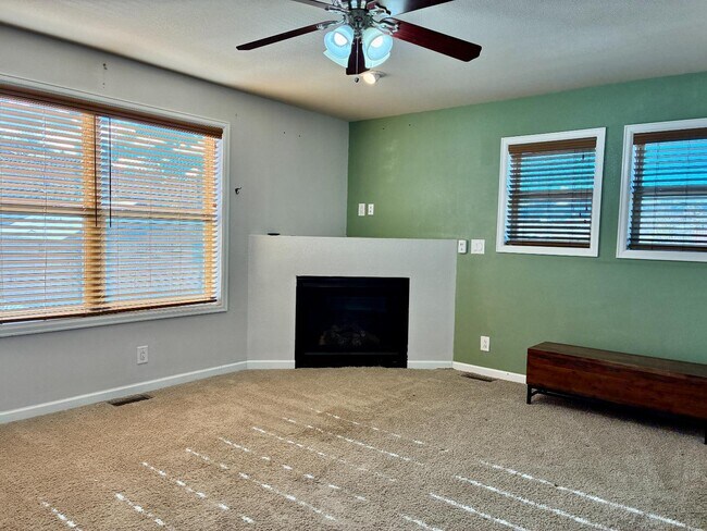 Building Photo - 1009 Forrest Dr