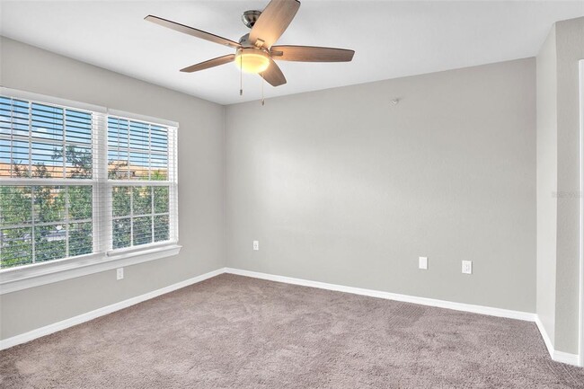 Building Photo - 5467 Vineland Rd