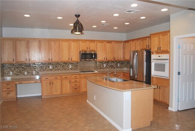 Building Photo - 6809 Palmetto Pines Ct