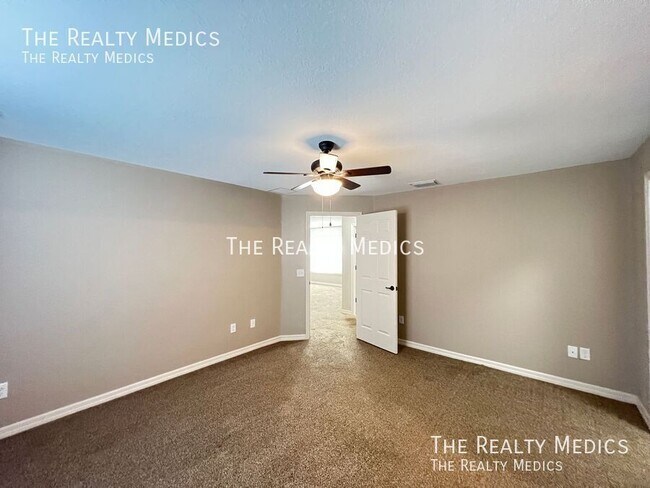 Building Photo - 53 Maple Dr