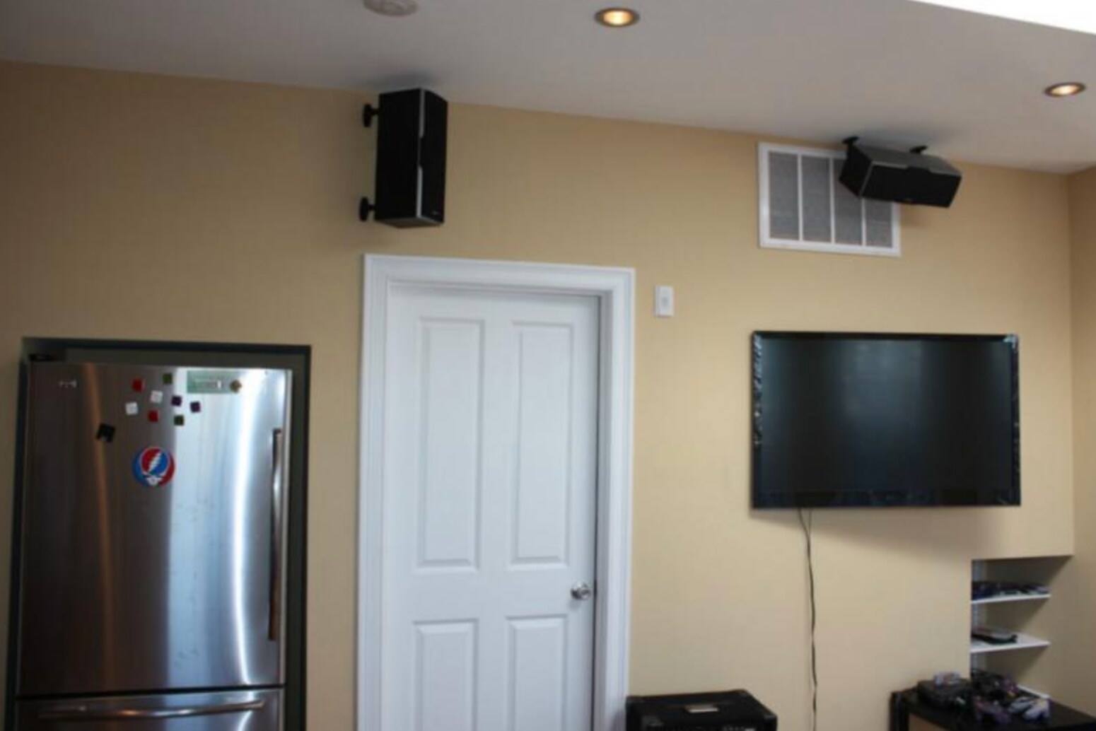 Building Photo - 148 Hillside St