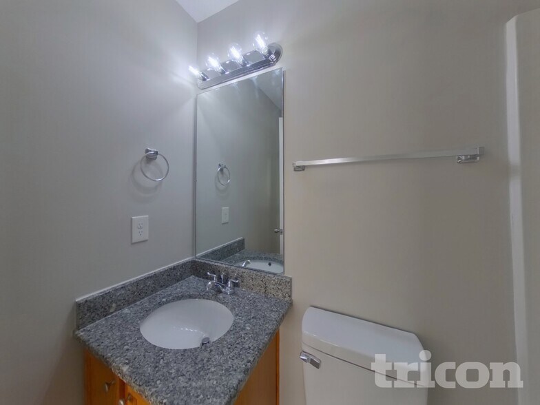 Building Photo - 2918 Brekonridge Centre Dr