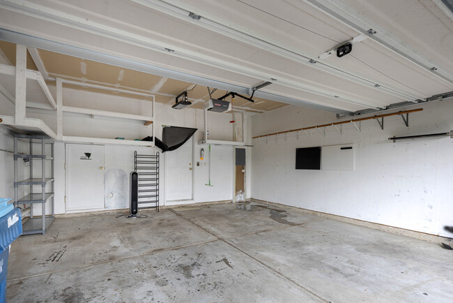 Building Photo - 2253 Sunrise Cir