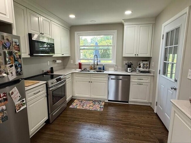 Building Photo - 6416 Henry Ford Dr