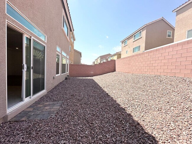 Building Photo - Fantastic two-story single-family house