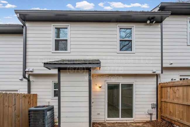 Building Photo - 1342 N Hampton Rd