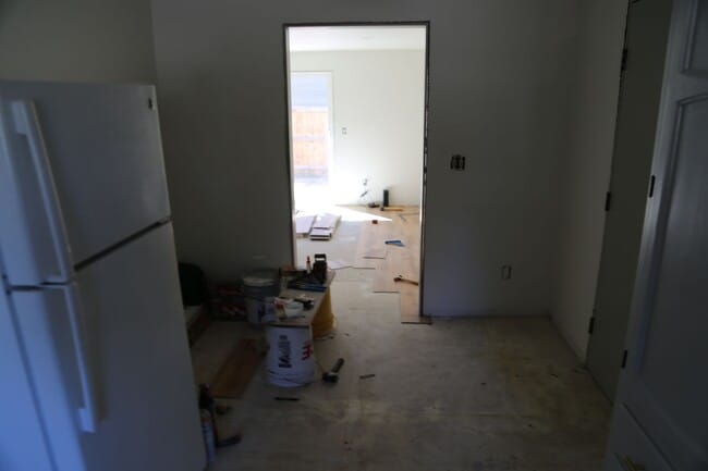 Building Photo - 3 bed/1.5 bath duplex Remodel Done 9/20/2025
