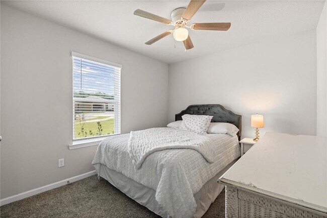 Building Photo - 2599 Cedarwood St