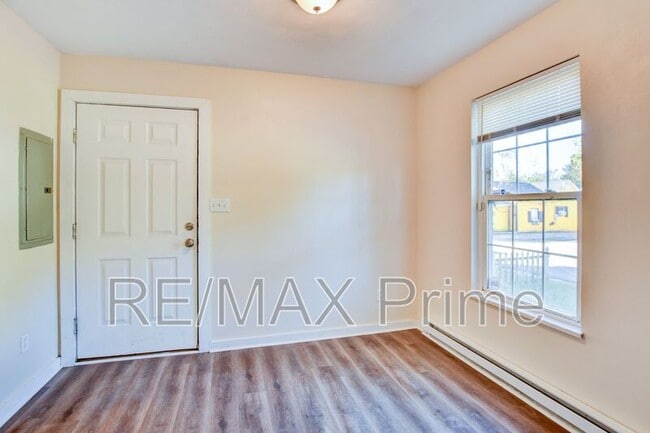 Building Photo - 409 Hunter St