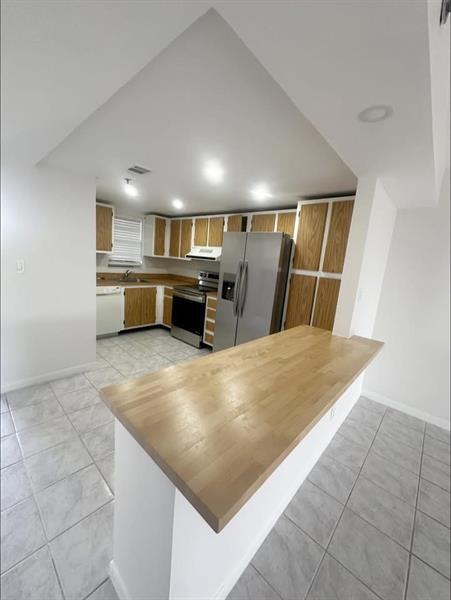 Building Photo - 3001 W Rolling Hills Cir