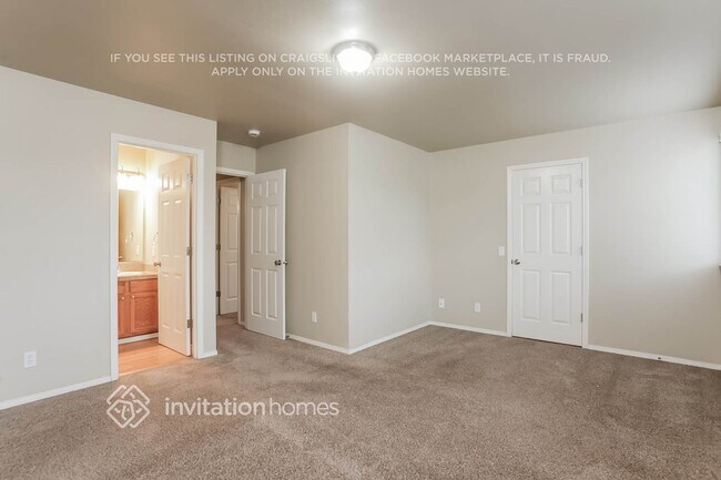 Building Photo - 11408 33rd St NE