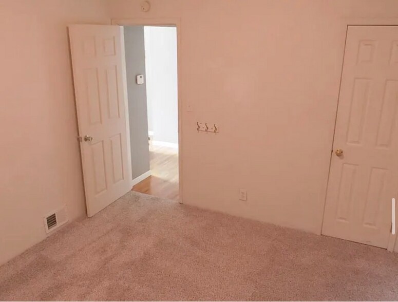 Building Photo - 1707 E Mallon Ave