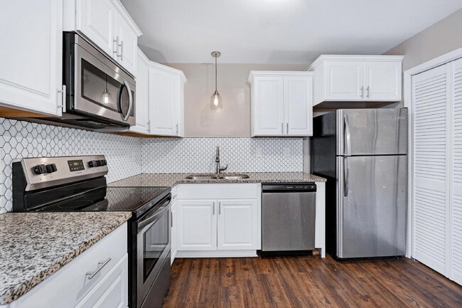 Building Photo - 228 Waldo St