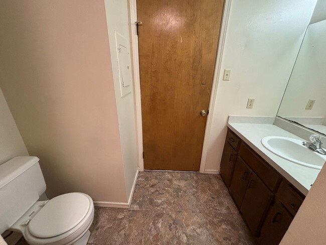 Building Photo - 311 N Joplin, Apt 1-7