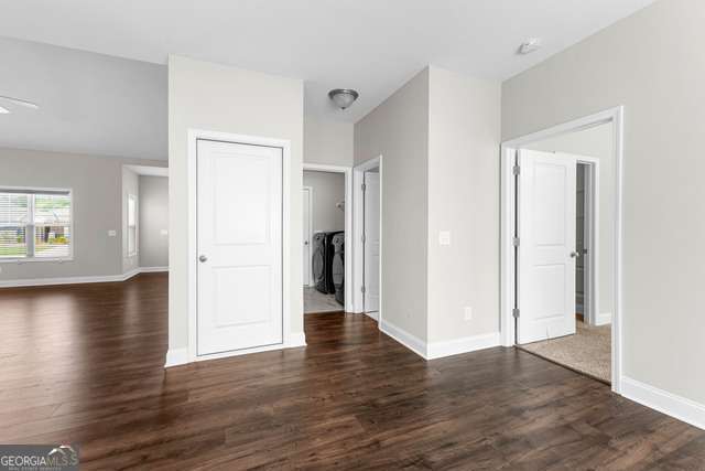 Building Photo - 517 Lago Ct