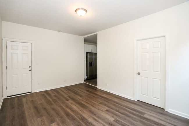 Building Photo - 78-10 32nd Ave