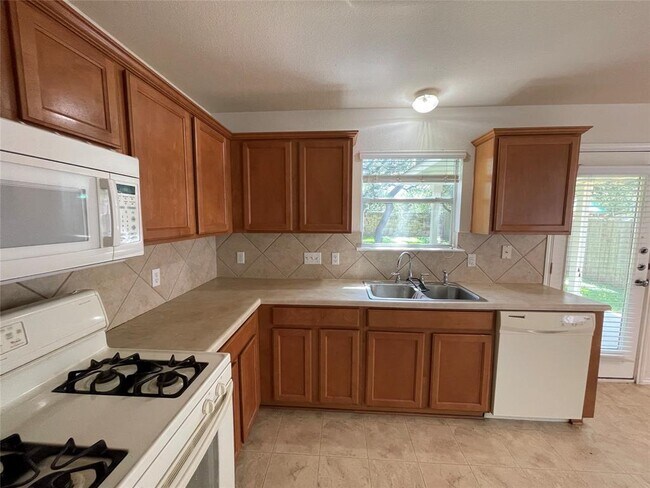 Building Photo - 3830 Castle Rock Cove