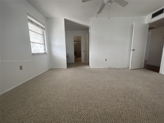 Building Photo - 3750 NE 170th St
