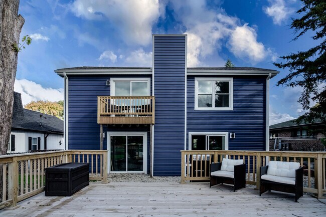 Building Photo - 3407 Venice Ave