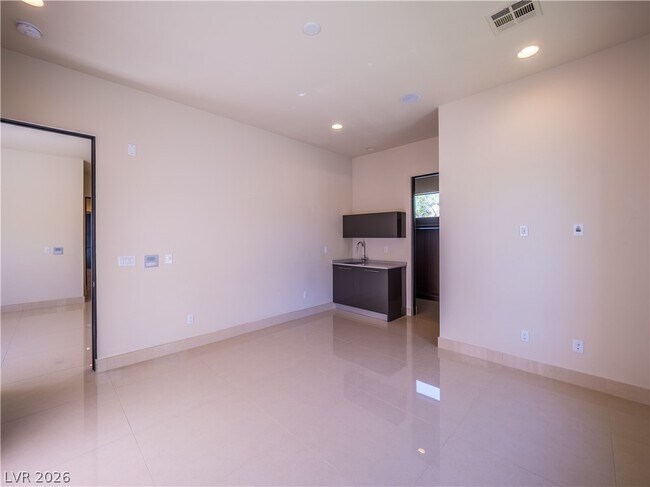 Building Photo - 7447 Yonie Ct