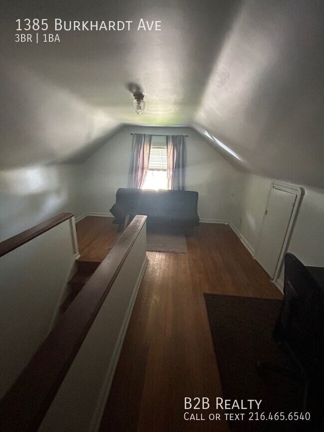 Building Photo - 1385 Burkhardt Ave