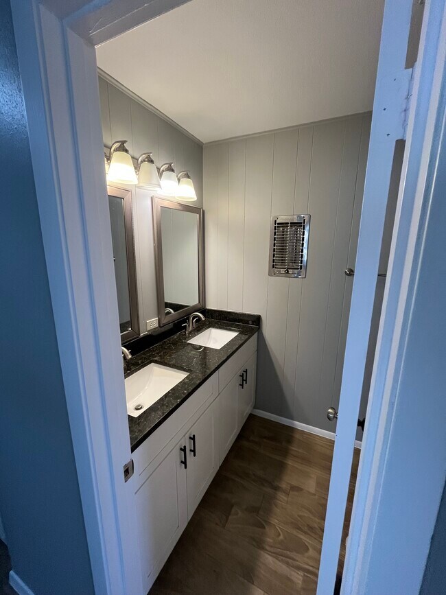 Building Photo - 506 Demya Dr