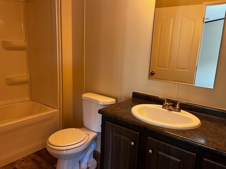 Building Photo - 709 N Collins Fwy