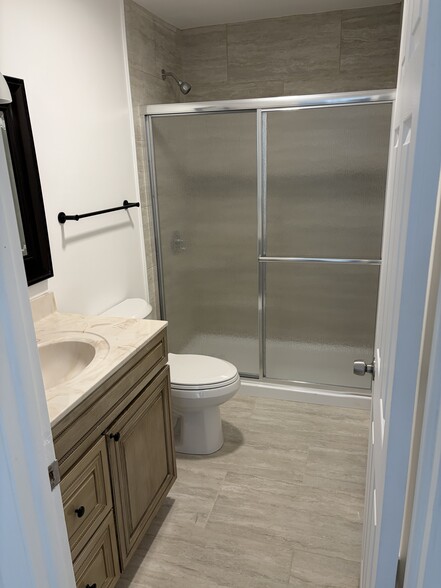 Building Photo - 78 Royal Oak Dr