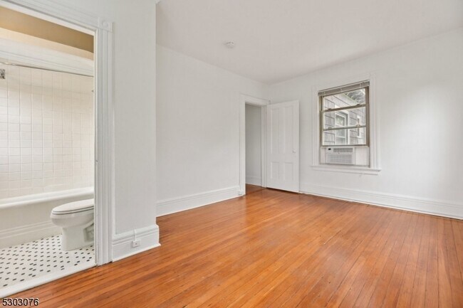 Building Photo - 90 Midland Ave