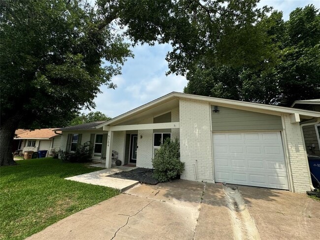 Building Photo - 5304 Basswood Ln