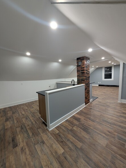 Building Photo - 9 Northfield St