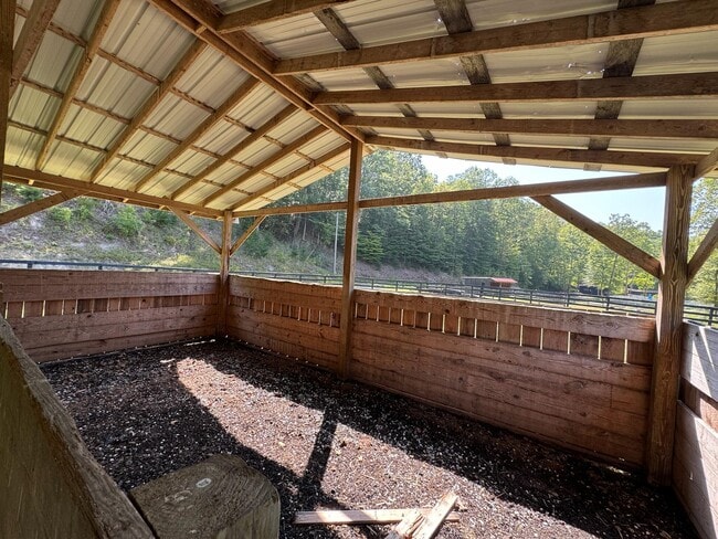 Building Photo - 1680 Lower Hatcher Creek Rd