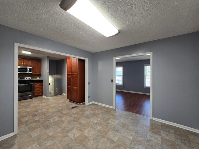 Building Photo - 6957 Bone Creek Dr
