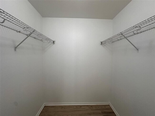 Building Photo - 722 Lavaca Loop