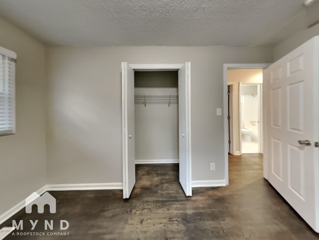 Building Photo - 121 Nicklaus Dr