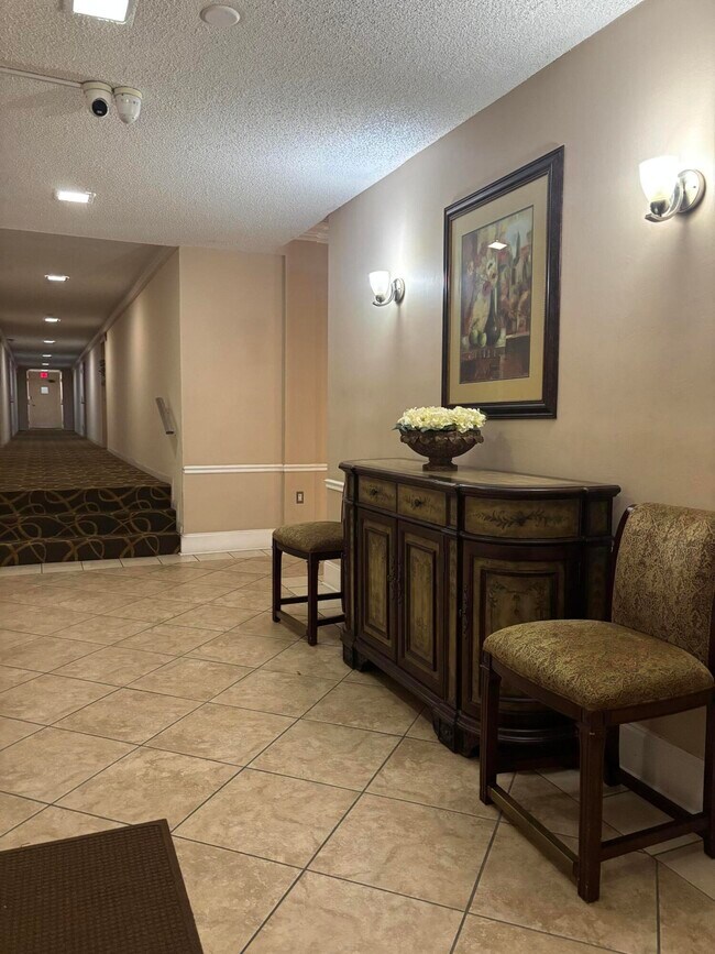 Building Photo - 480 Executive Center Dr