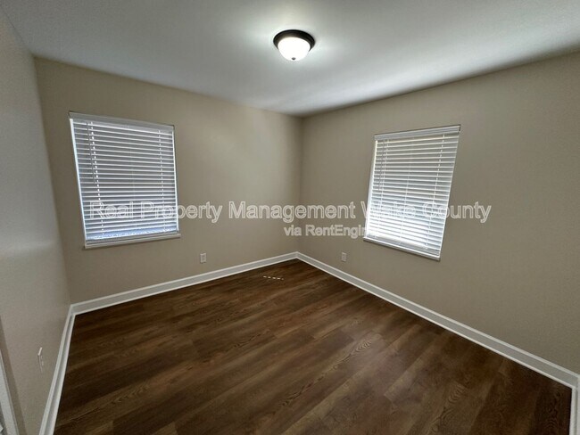 Building Photo - 741 Lunar Dr
