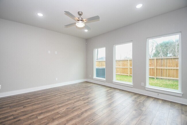 Building Photo - 4401 Alvin St