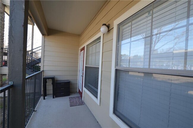 Building Photo - 2320 Gracy Farms Ln