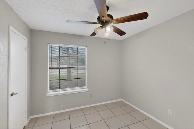 Building Photo - 1634 Sunswept Terrace