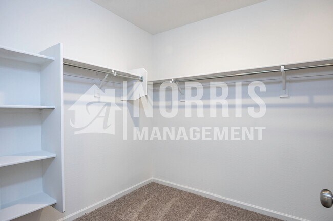 Building Photo - 1131 E Brookwood Dr