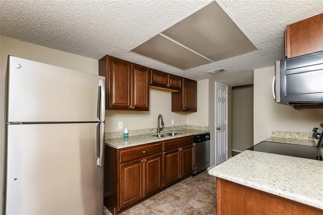 Building Photo - 6407 Woods Edge Dr